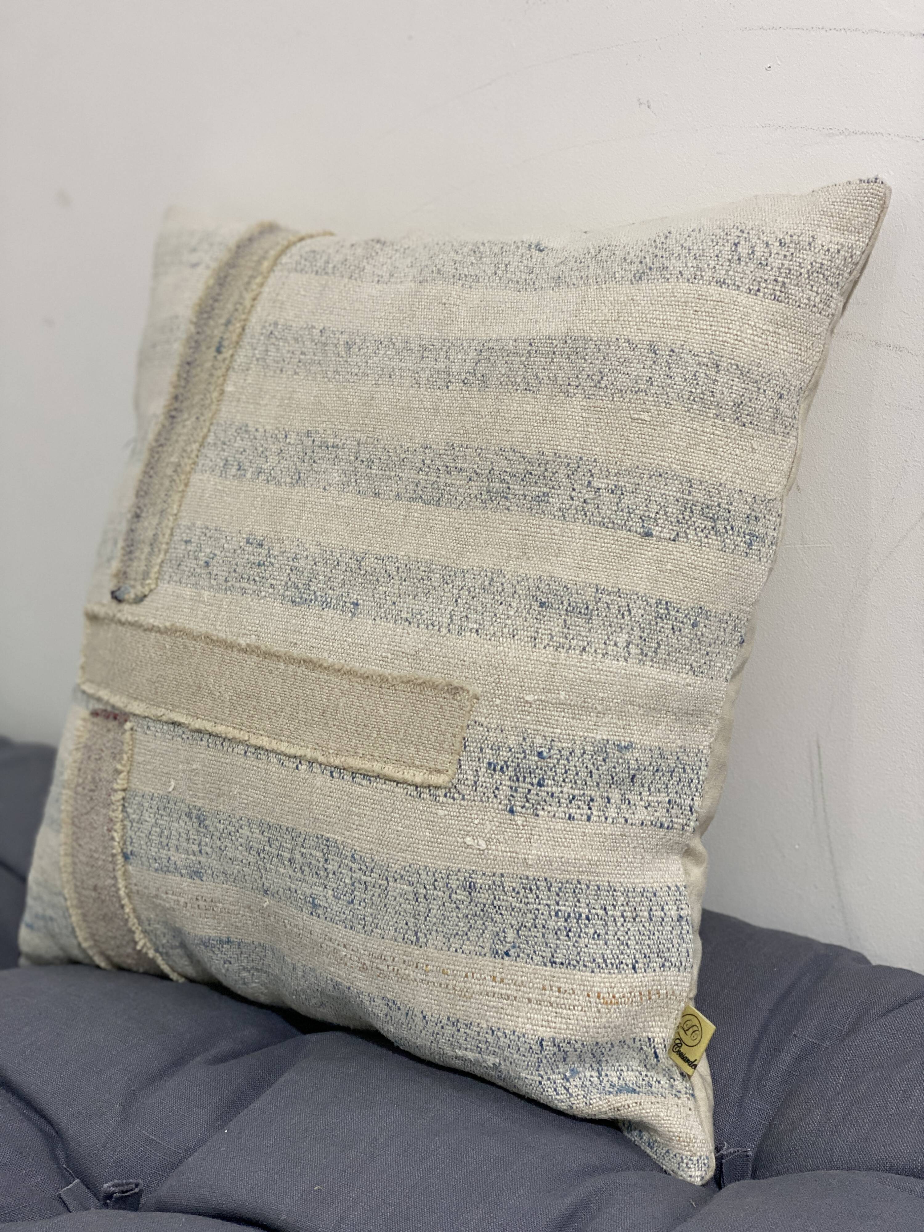 Handmade cushion in vintage fabric, Kilim style.