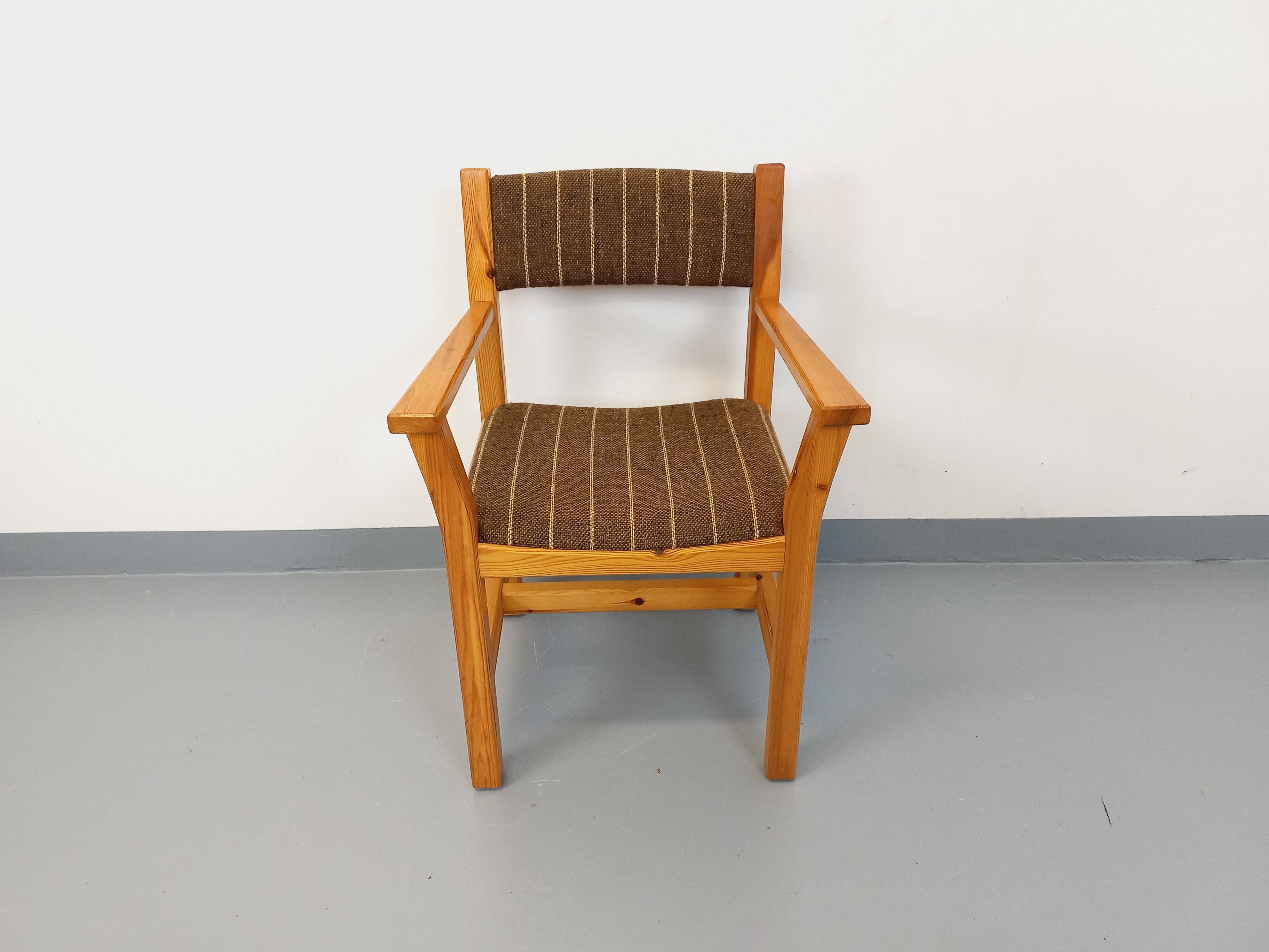 Vintage armchair in pine and fabric from the 80s