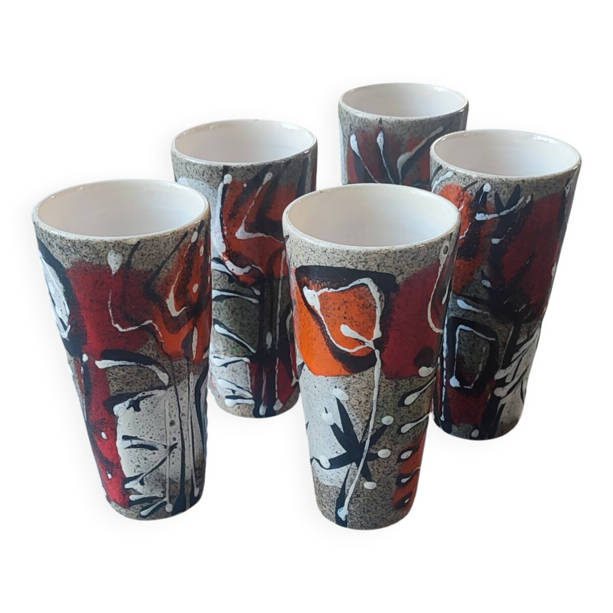 5 mugs, gobelets en céramique émaillée au décor abstrait, années 60