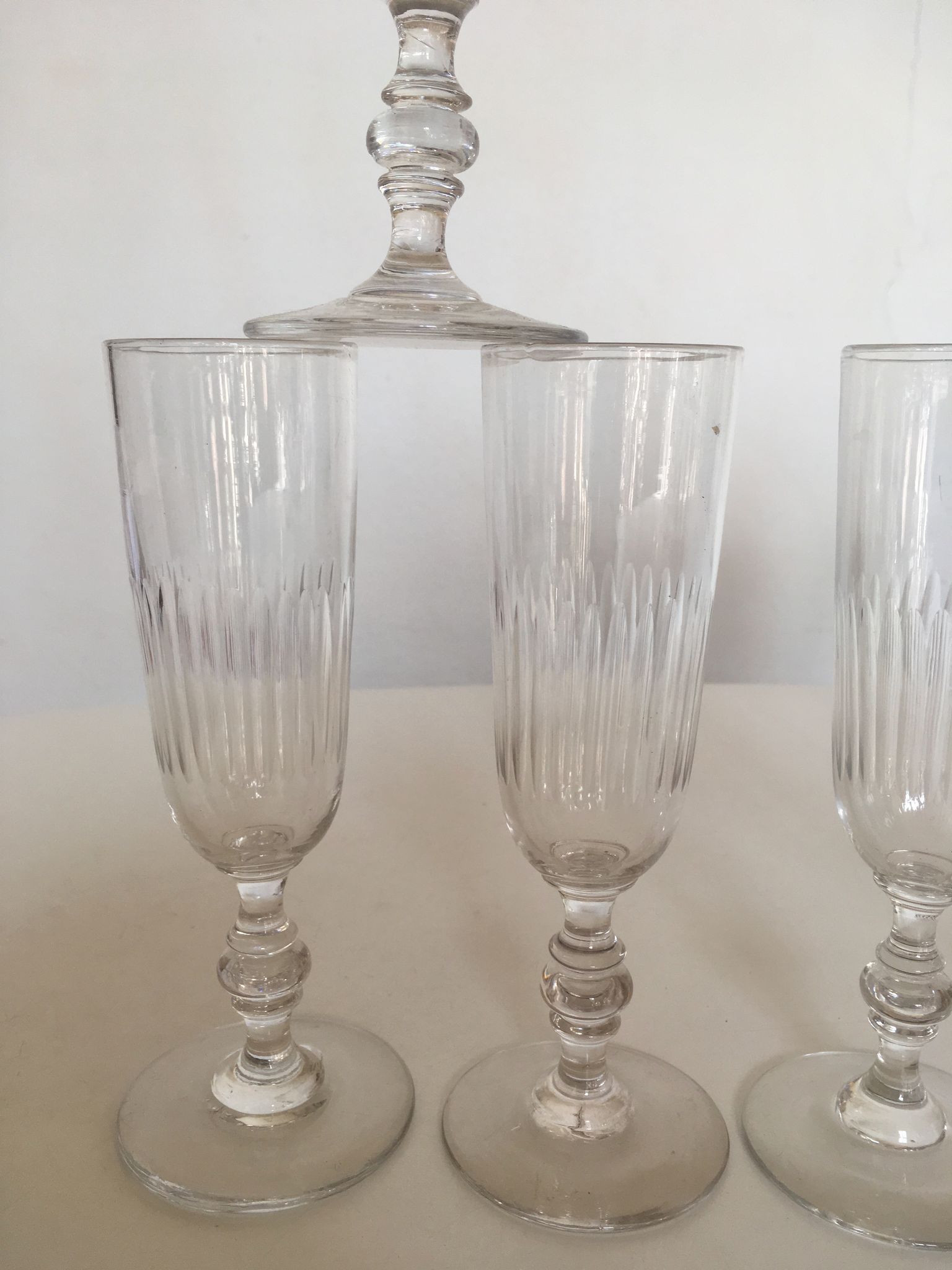 Set of 6 Champagne crystal flutes with fine ribs in 19th century