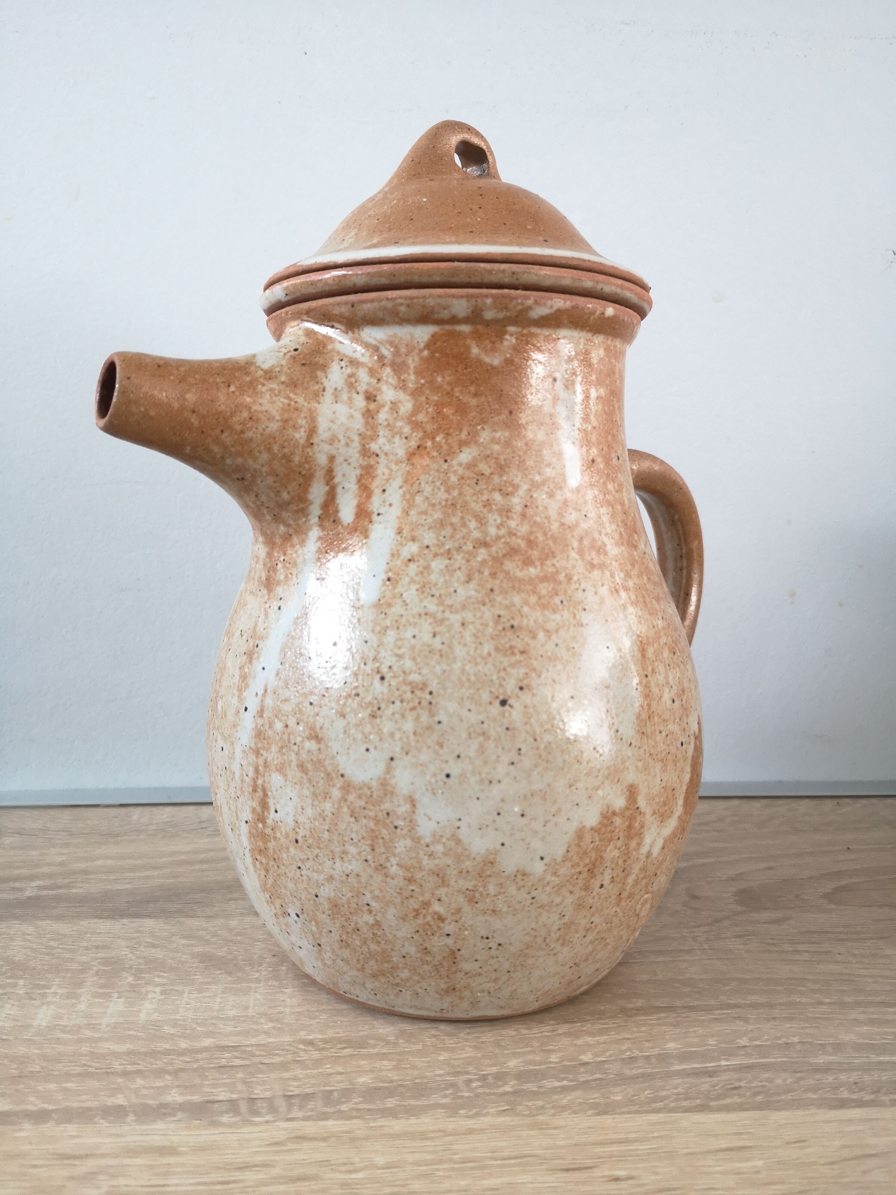 Theière en grès artisanal
