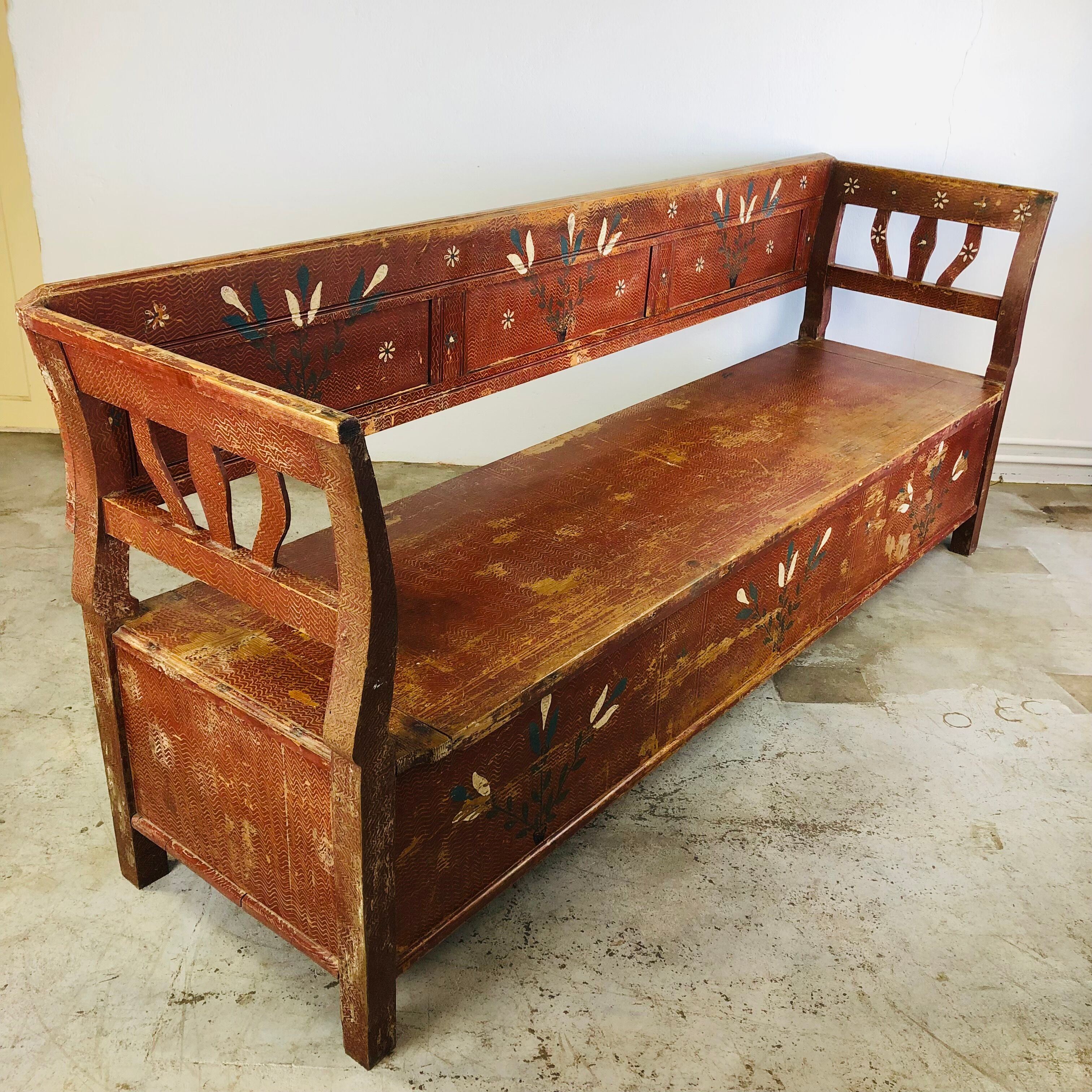 Antique painted wooden valve bench