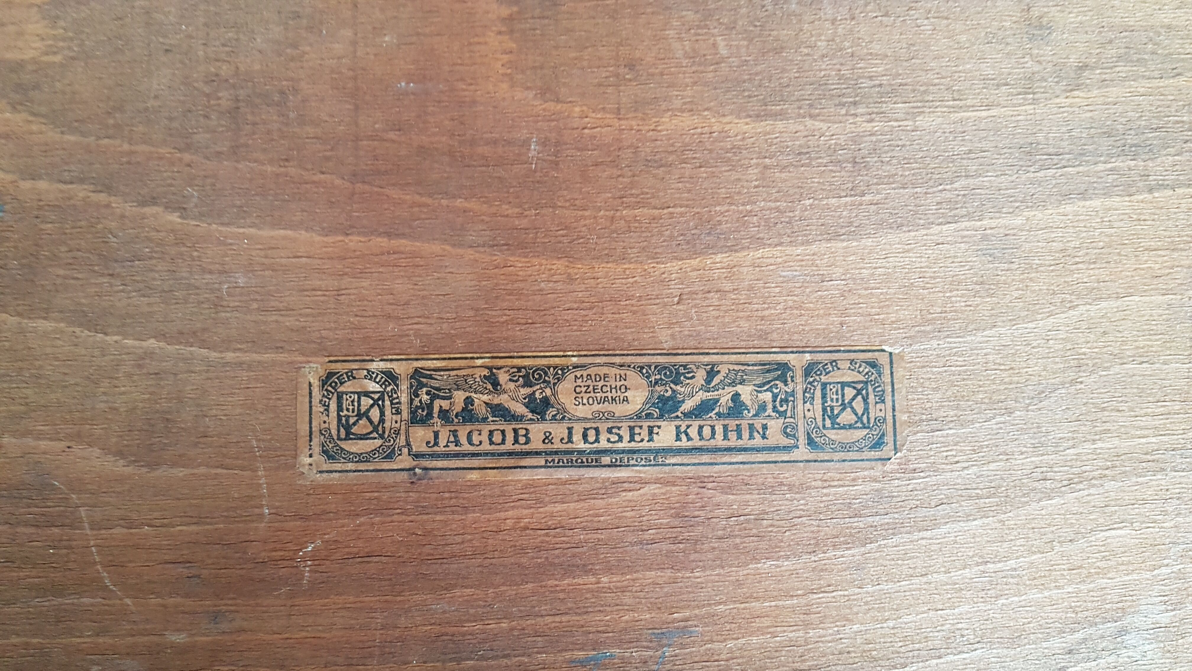 Geridon Jacob - Josef Kohn on pink marble