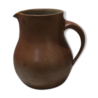 Sandstone pitcher