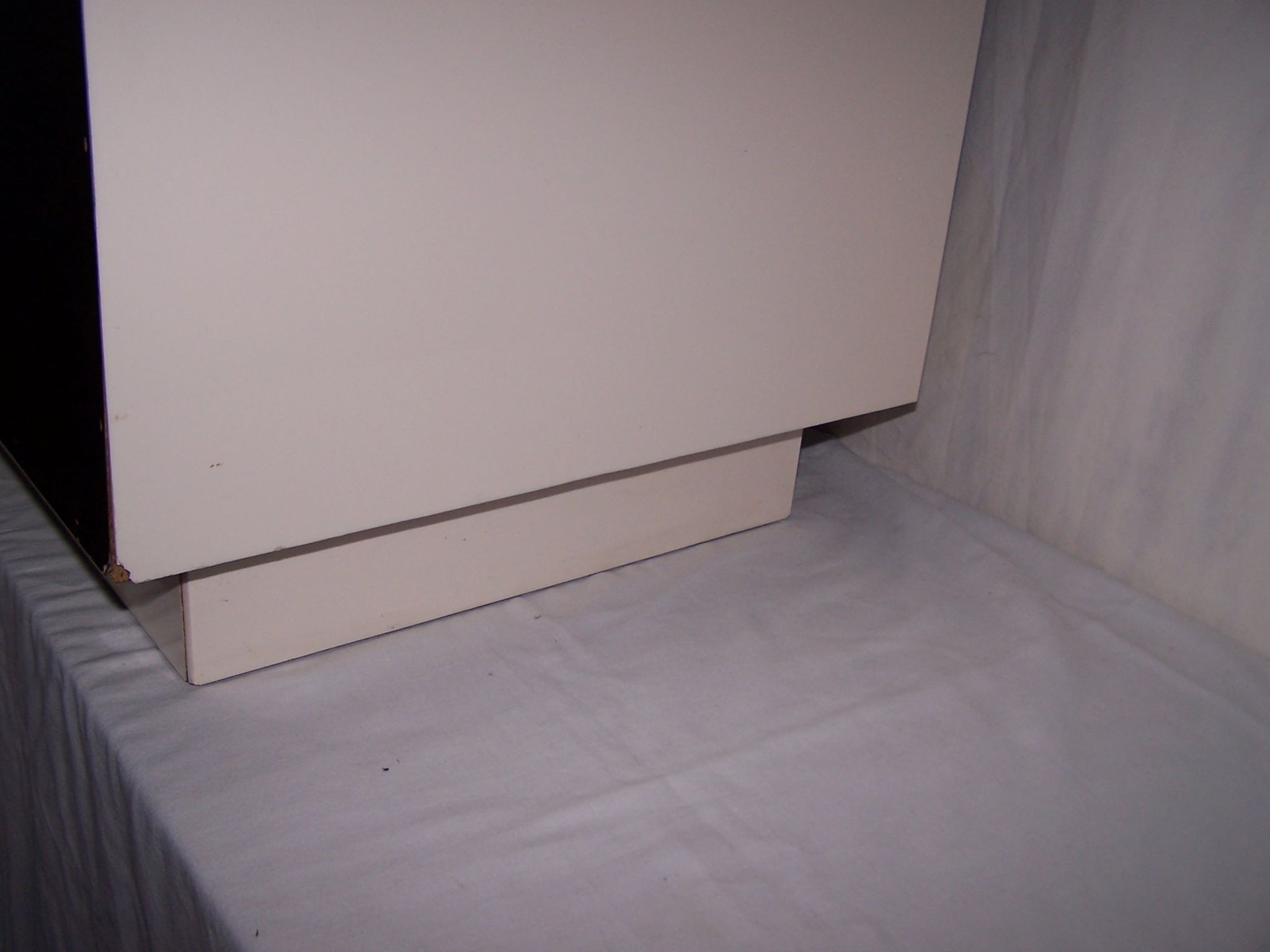 Commode blanche des années 70