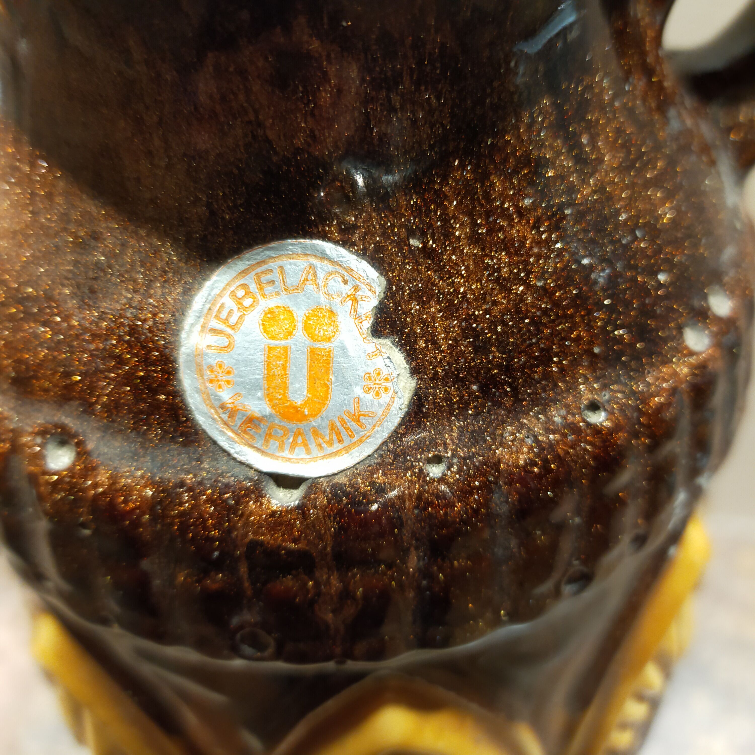 Uberlacker ceramic vase