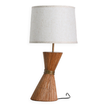 Lampe de table en rotin en forme de sablier
