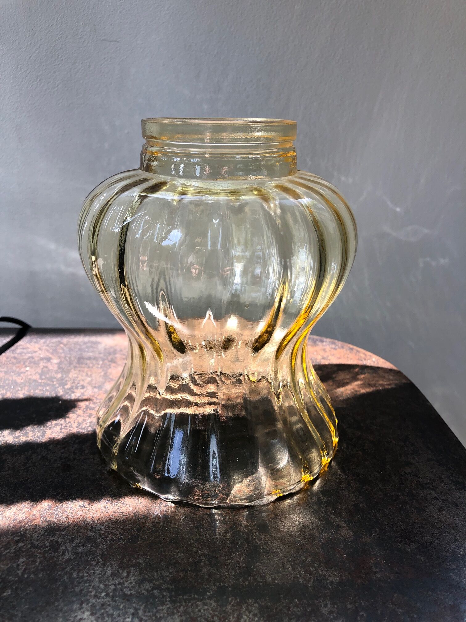 Tulipe en verre jaune