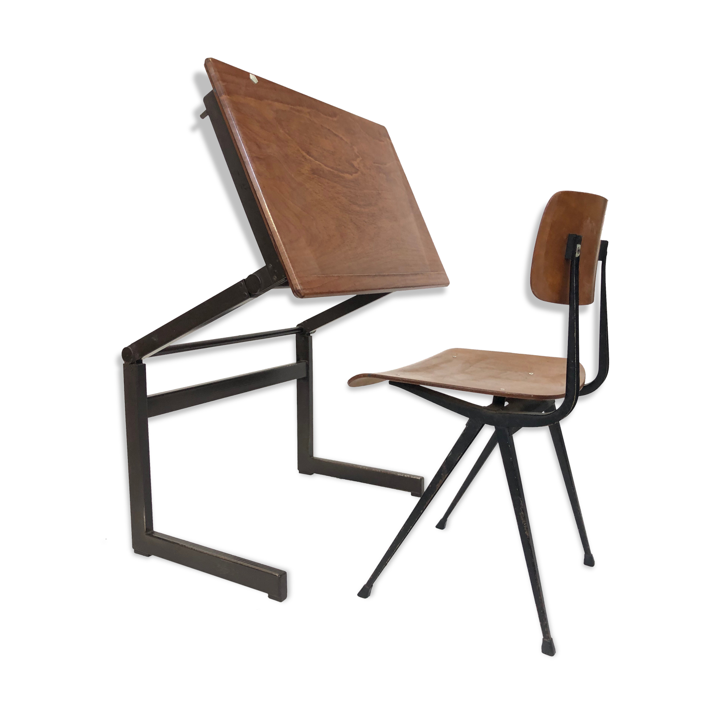 Bureau industriel des années 70 Pays-Bas Marko Galvanitas avec sa chaise
