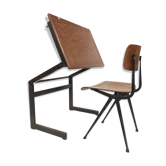 Bureau industriel des années 70 Pays-Bas Marko Galvanitas avec sa chaise