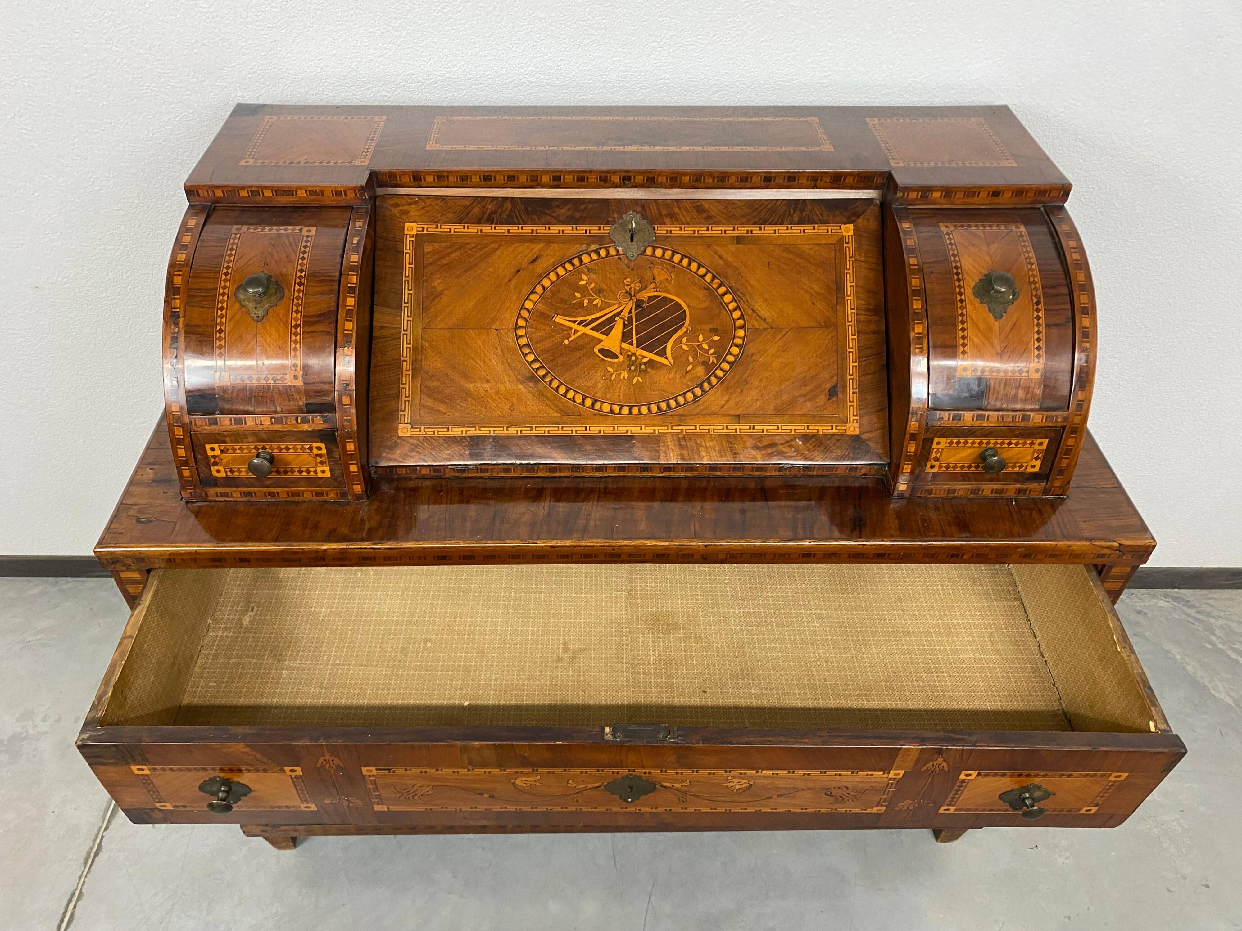 Classicist Viennese secretary, around 1790