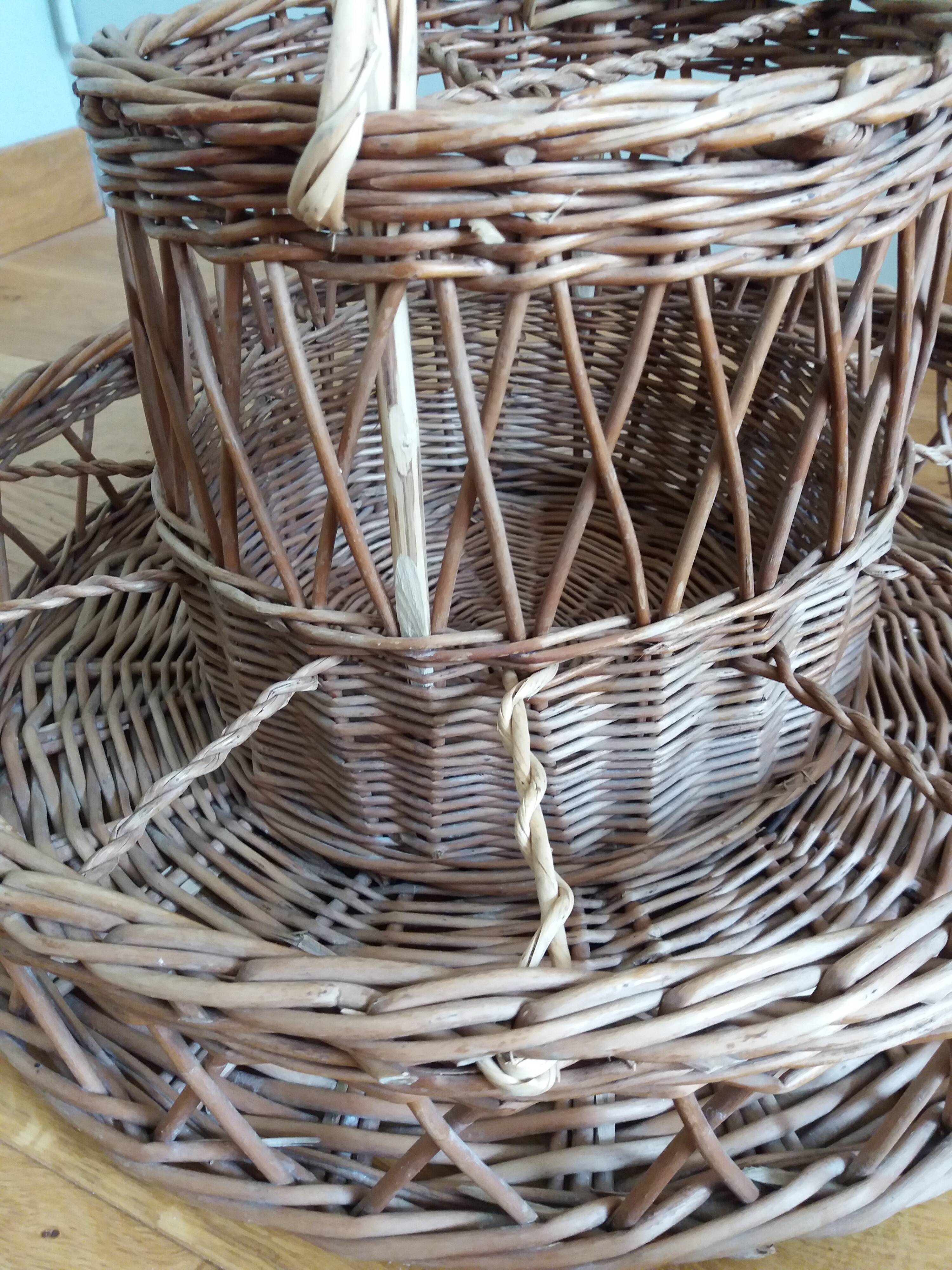 Rattan wicker glass and bottle holder basket