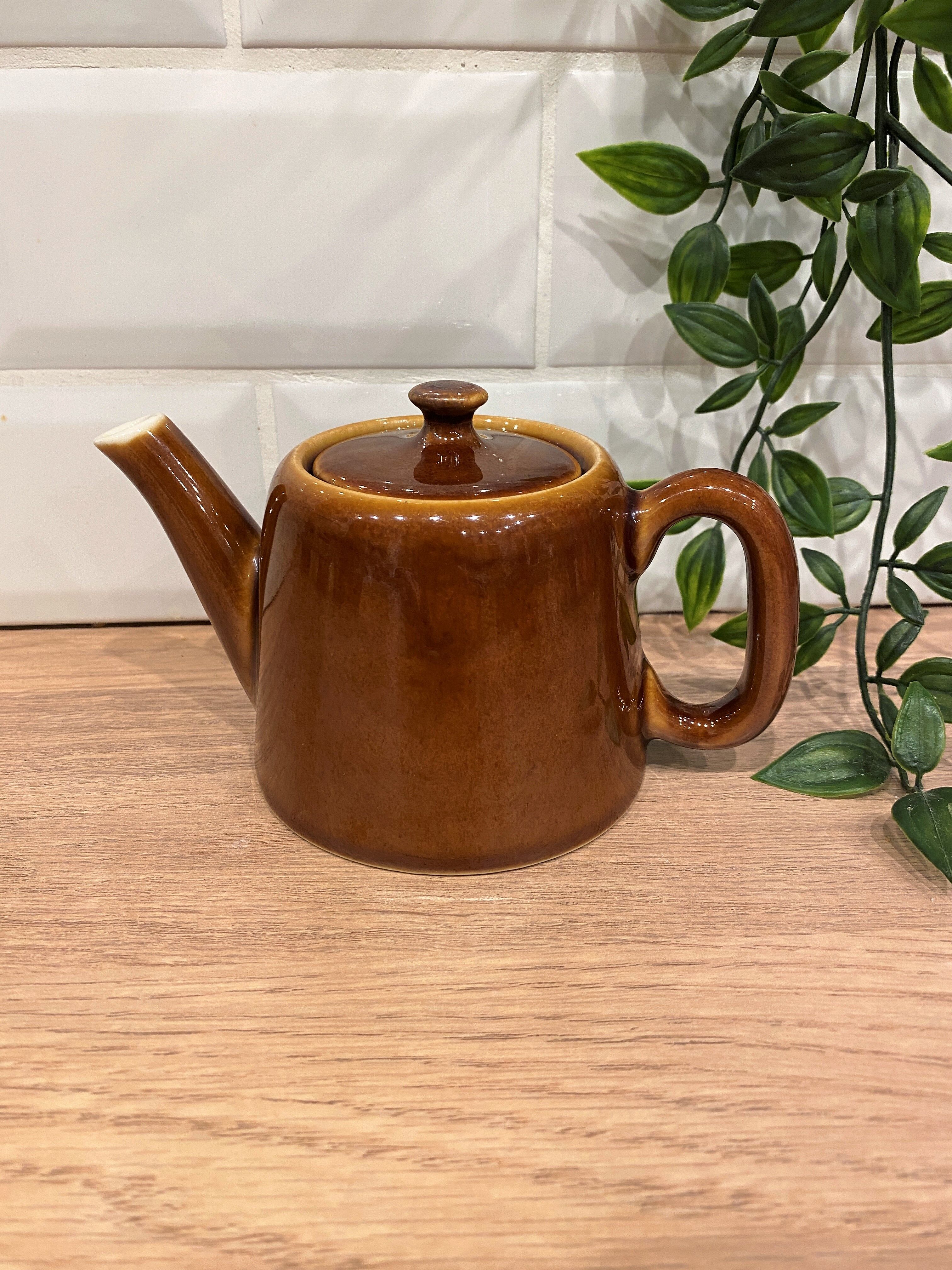 Individual earthenware teapot