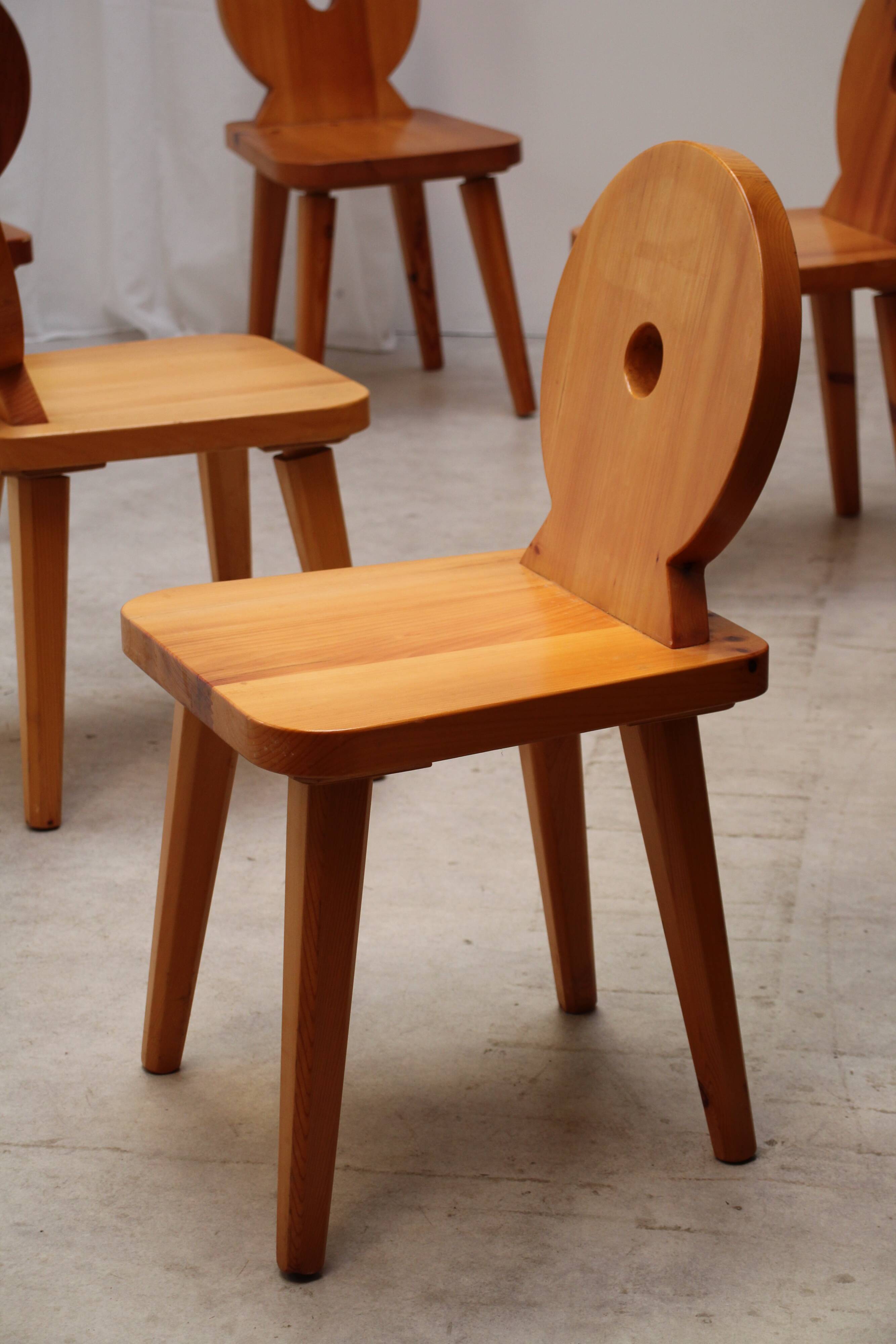 Series of 6 Scandinavian chairs