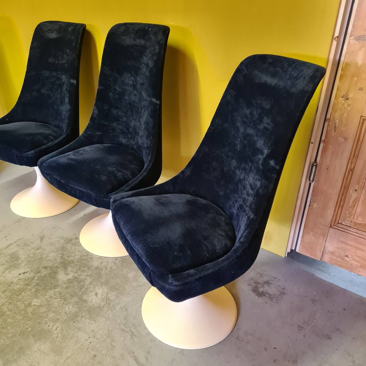 4 Space Age Swivel Dining Room Chairs From The 70s