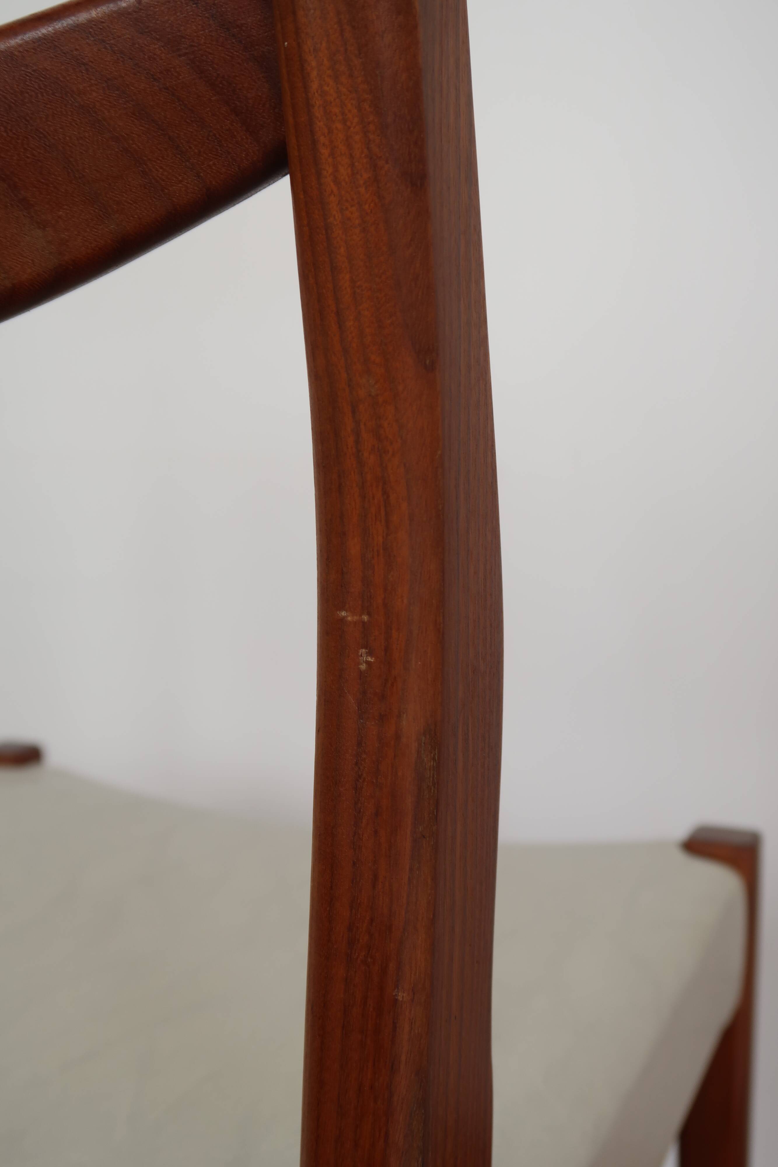 4 Scandinavian teak chairs 70