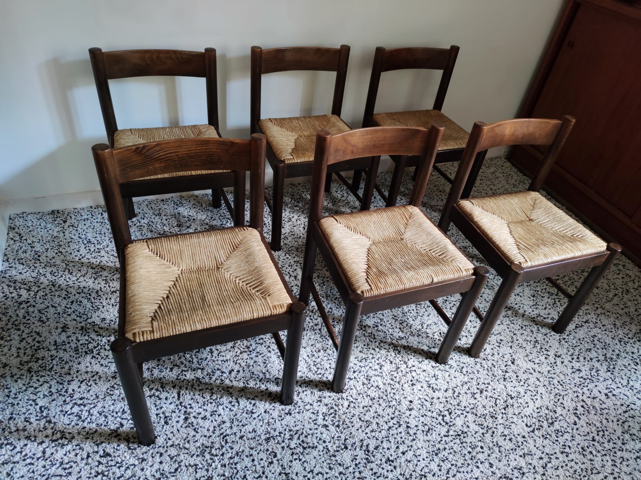 Natural wooden chair, headband backrest, mulched seat