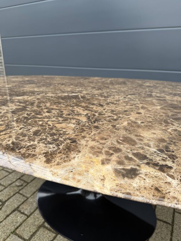 Table à manger ovale originale Knoll Tulip (244cm) Emperador