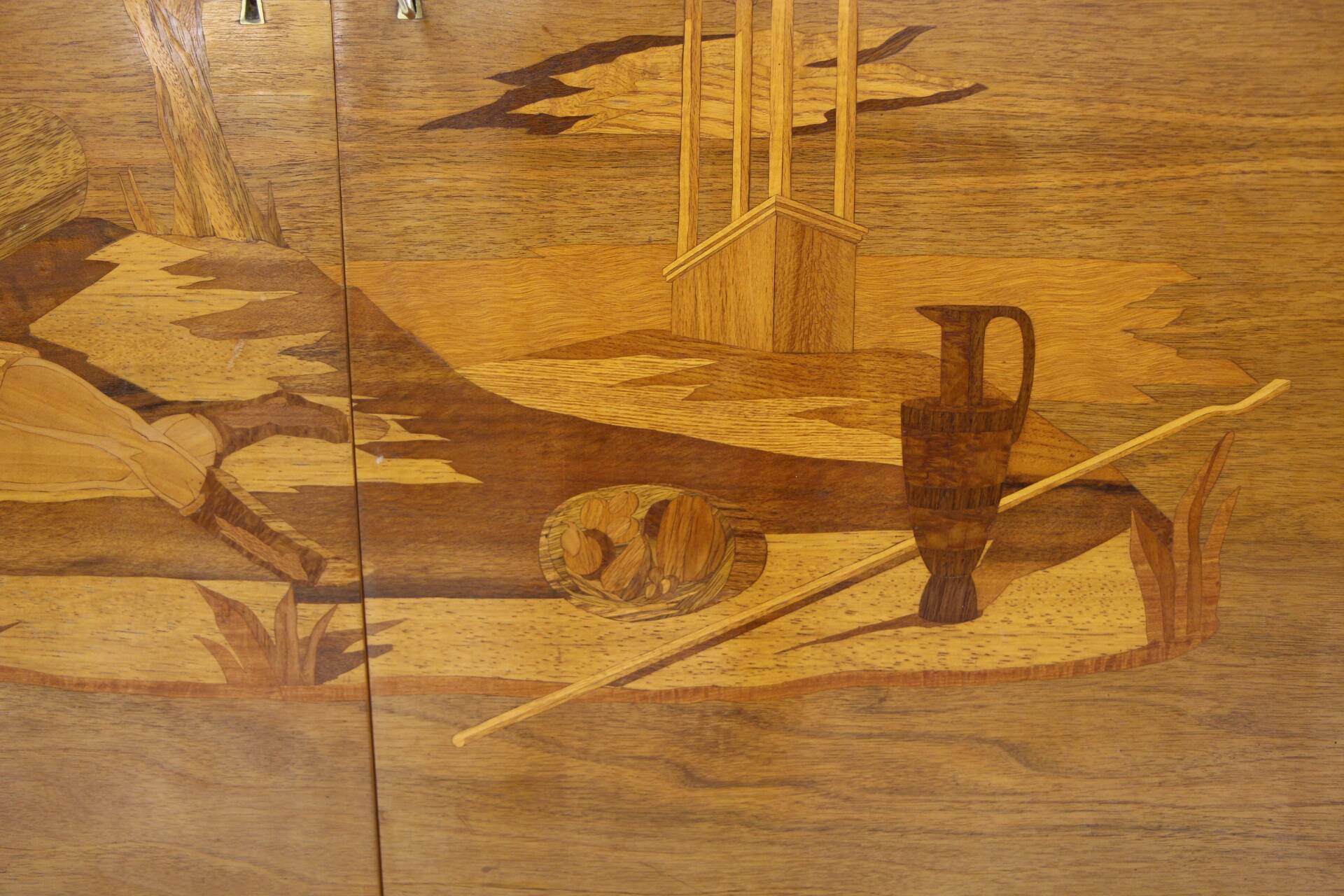 Armoire scandinave en orme, Mjölby Intarsia, Suède, 1950