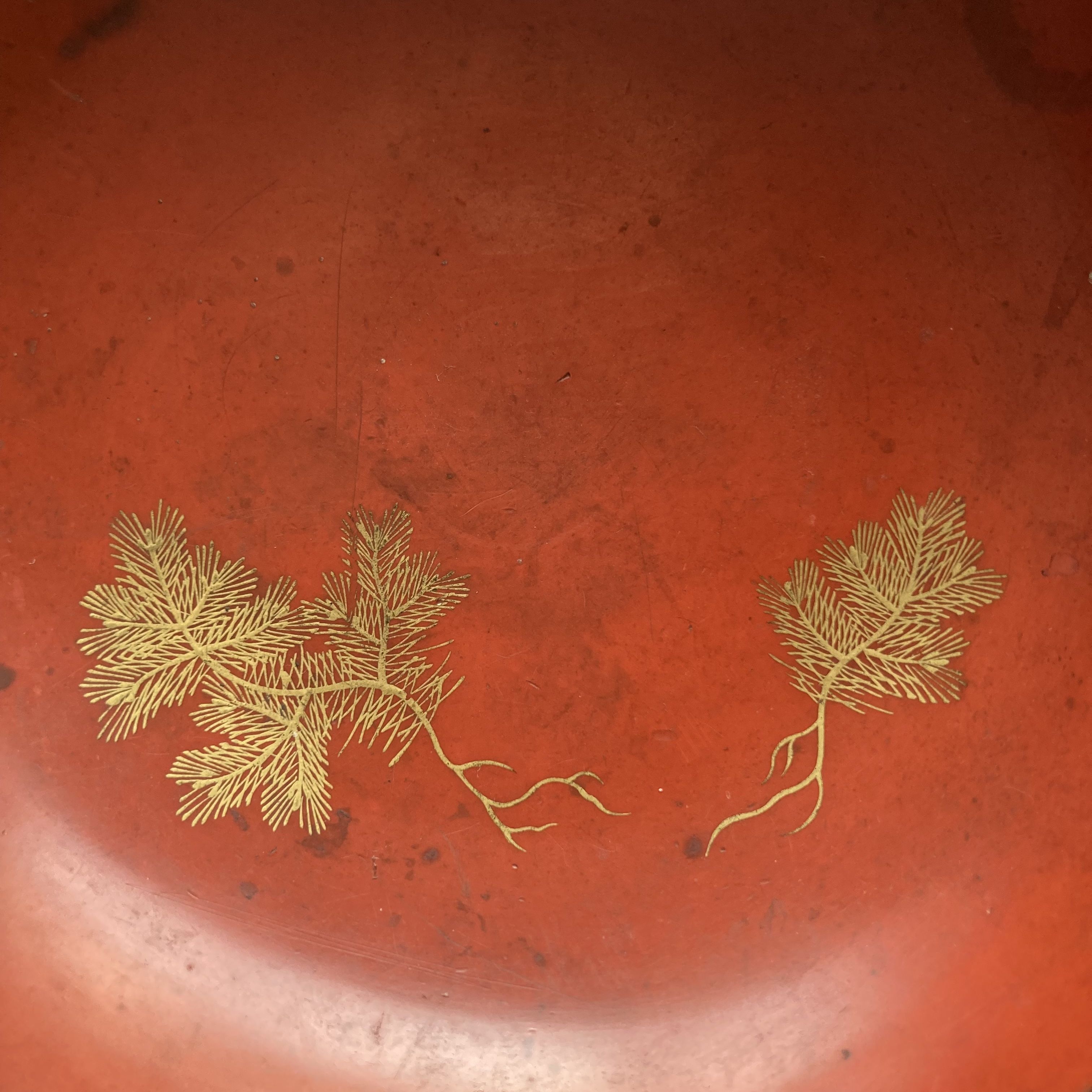 Empty-pocket bowl in lacquered and gilded wood, Japanese work of the 1920s-1930s