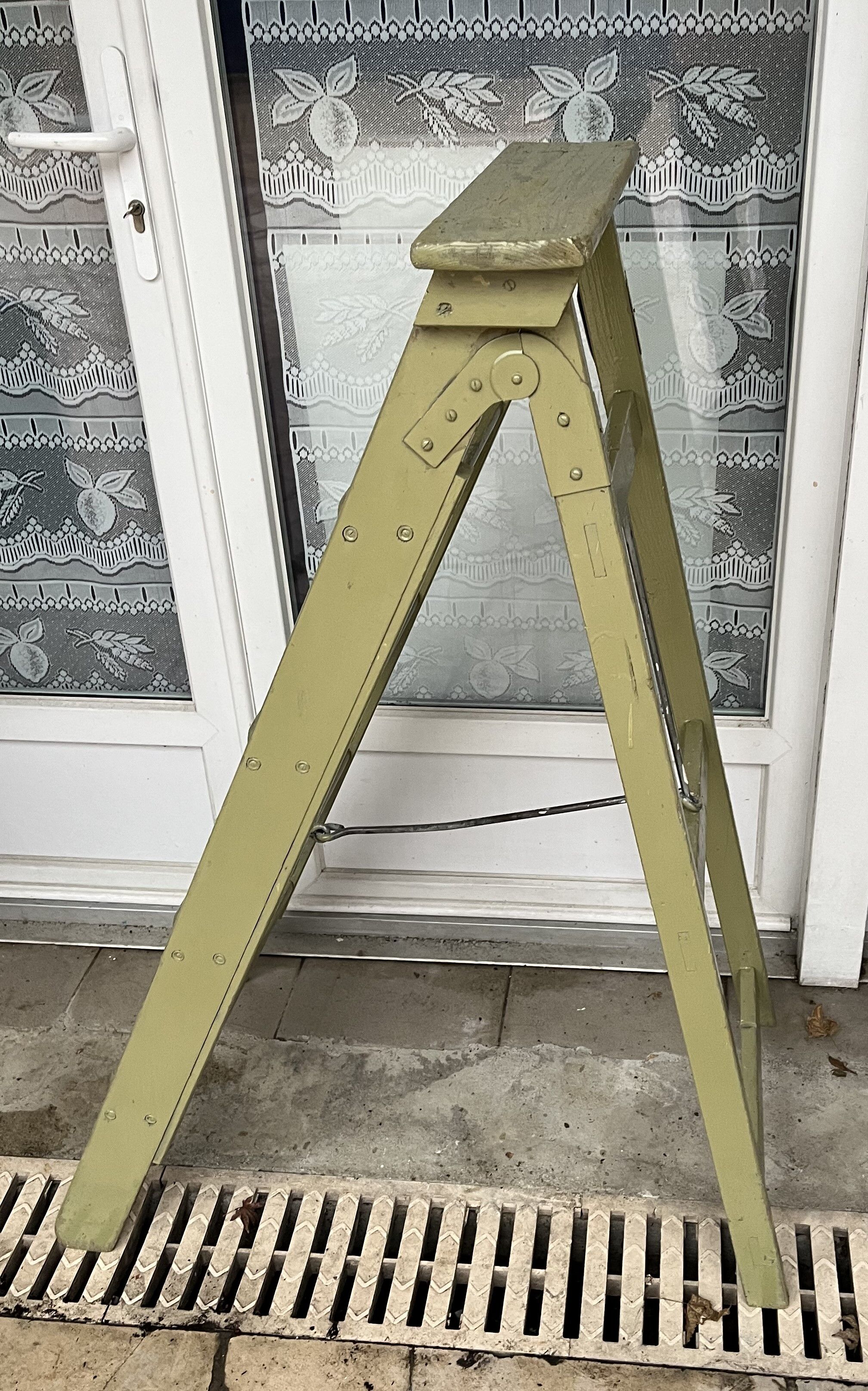 Ancient painter's stepladder