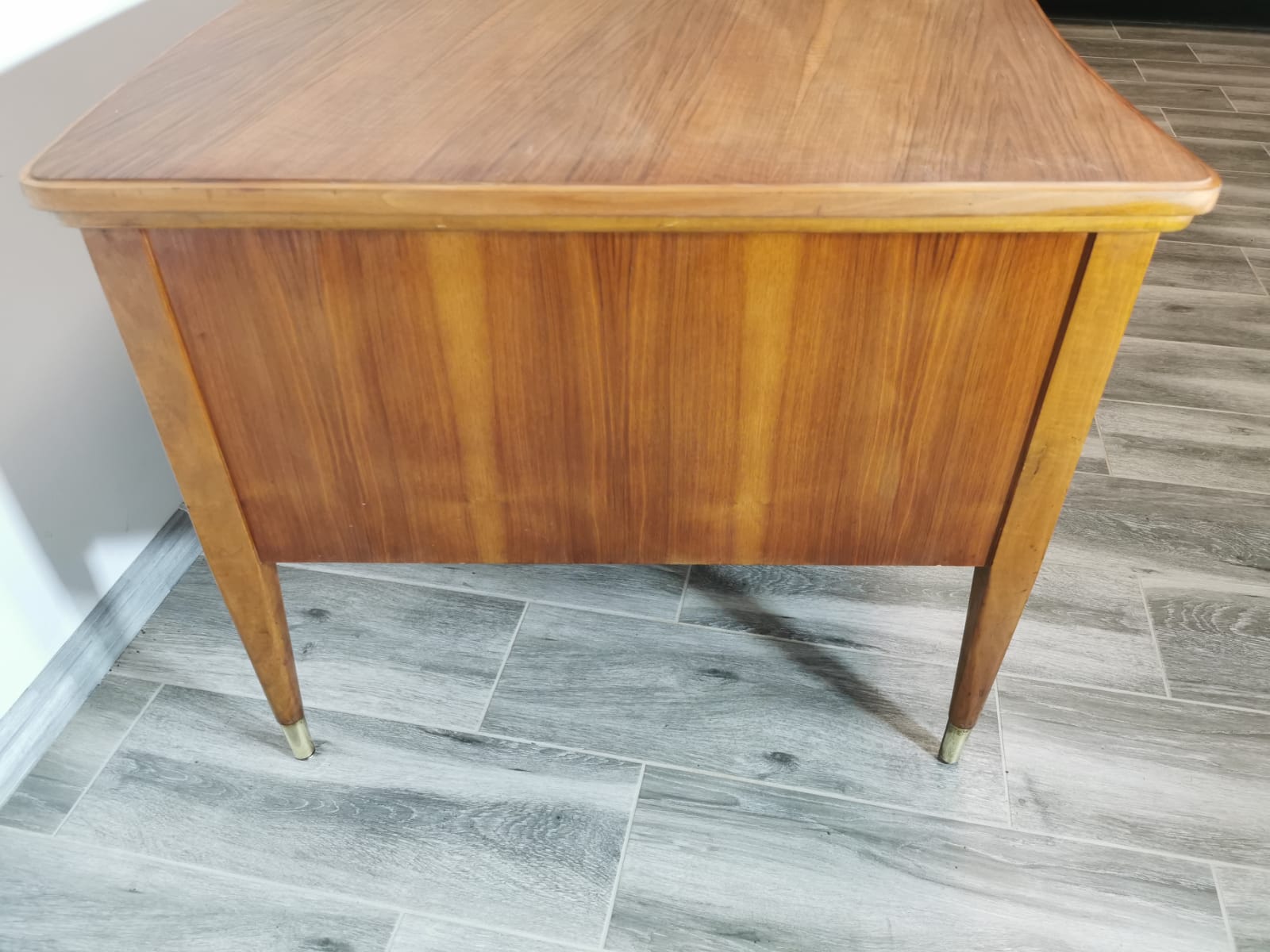 Bureau du milieu du siècle
