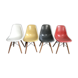 Lot de 4 Chaises DSW par Charles