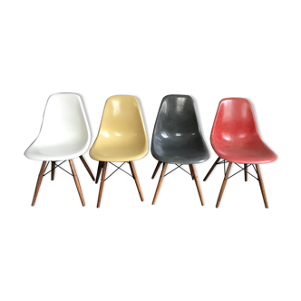 Set of 4 DSW Chairs by Charles and Ray Eames for Herman Miller