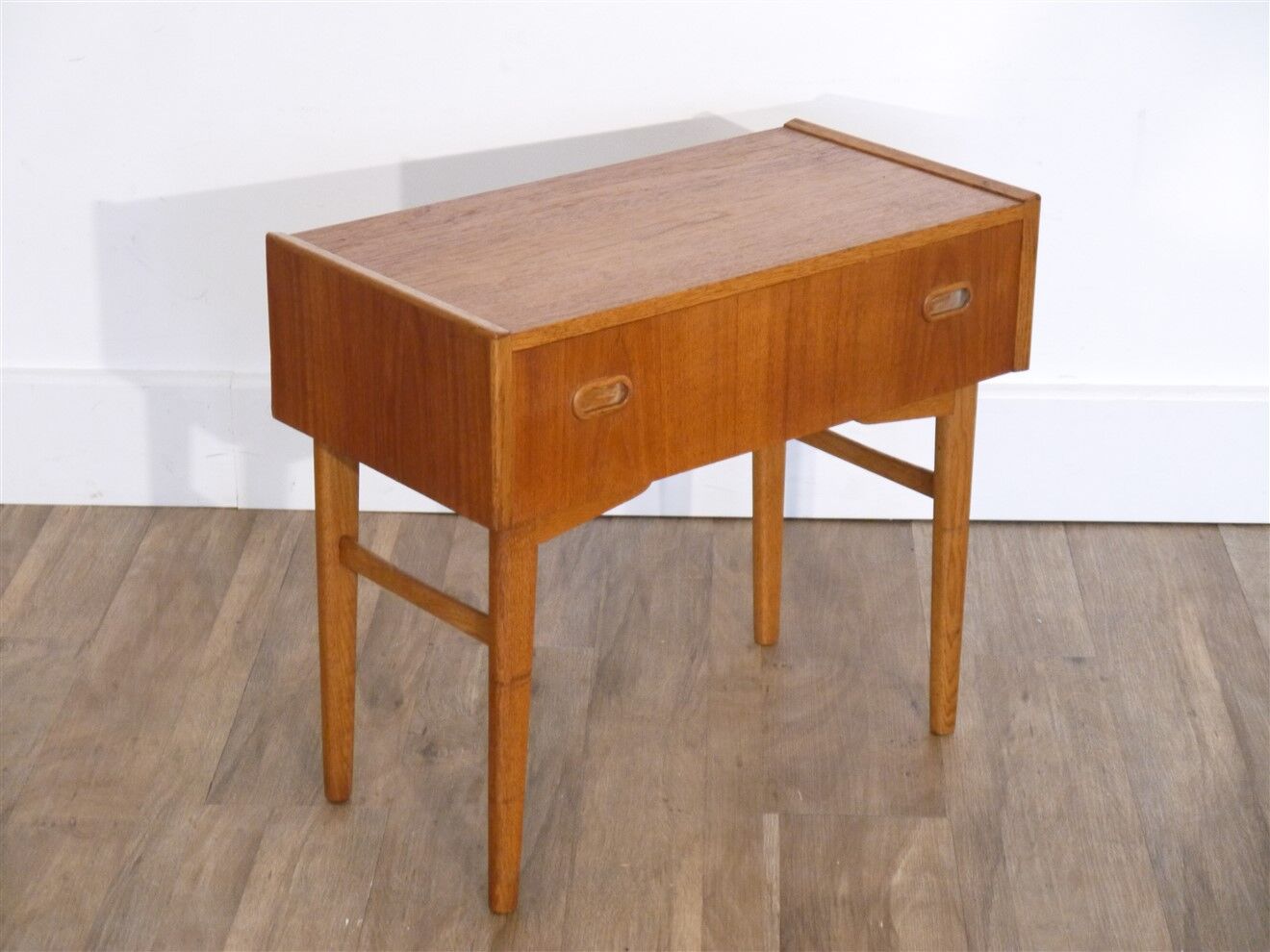 Chevet vintage scandinave en teck 1960