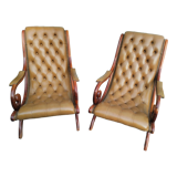 Paire de fauteuils type Chesterfield
