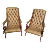 Paire de fauteuils type Chesterfield