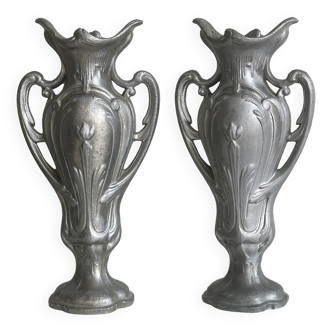 Paire de vases en métal