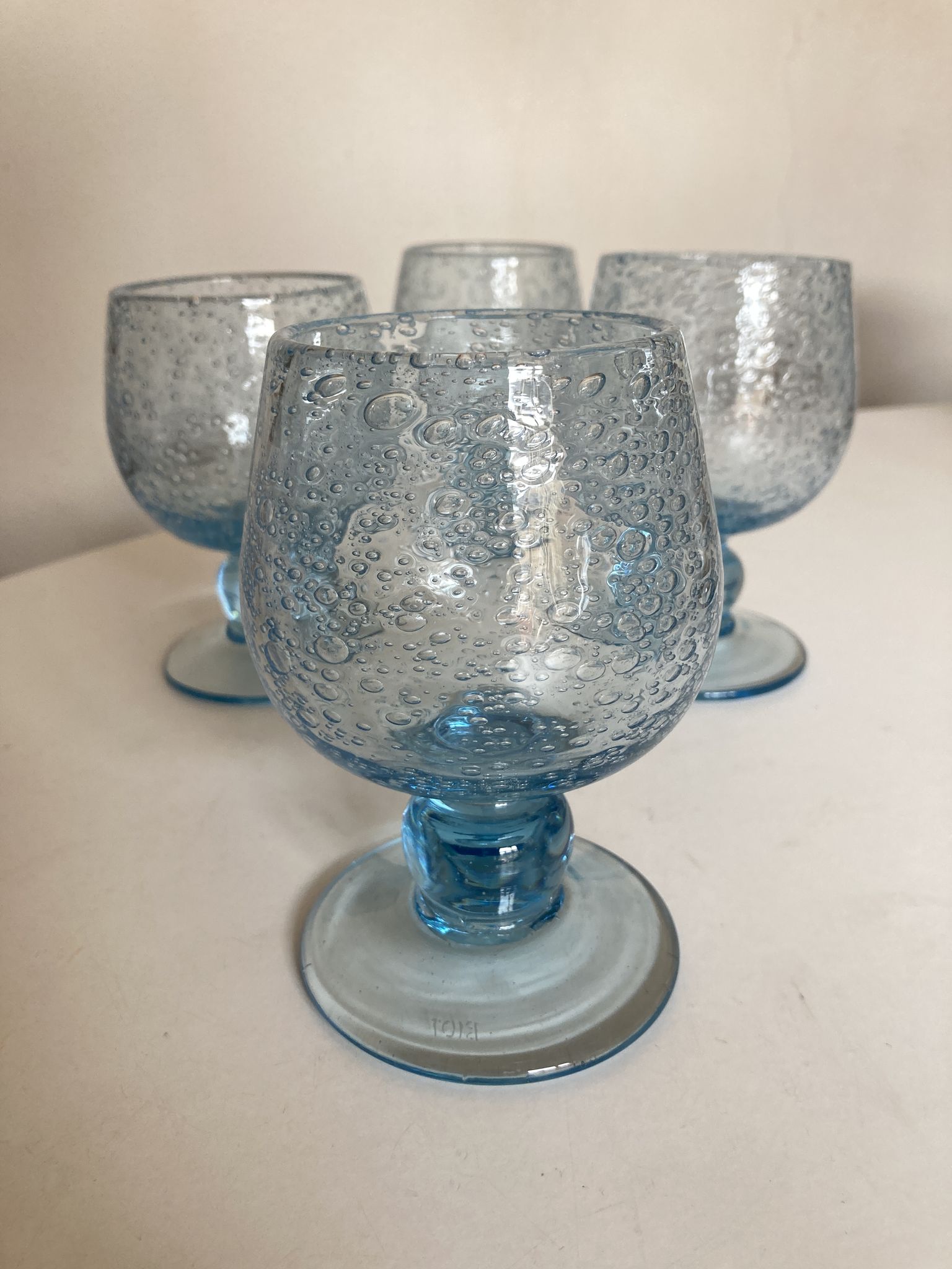 Set of 4 glasses cups on foot in bulled glass from Biot 1960