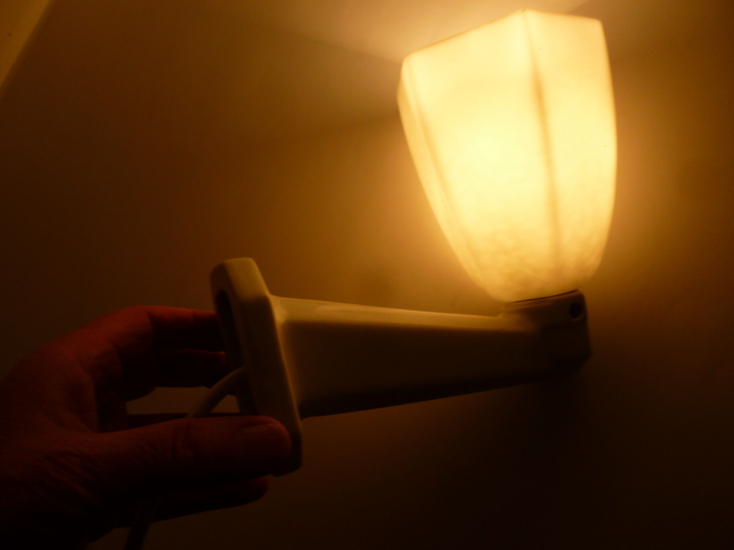 Old wall lamp for porcelain and opaline bathroom