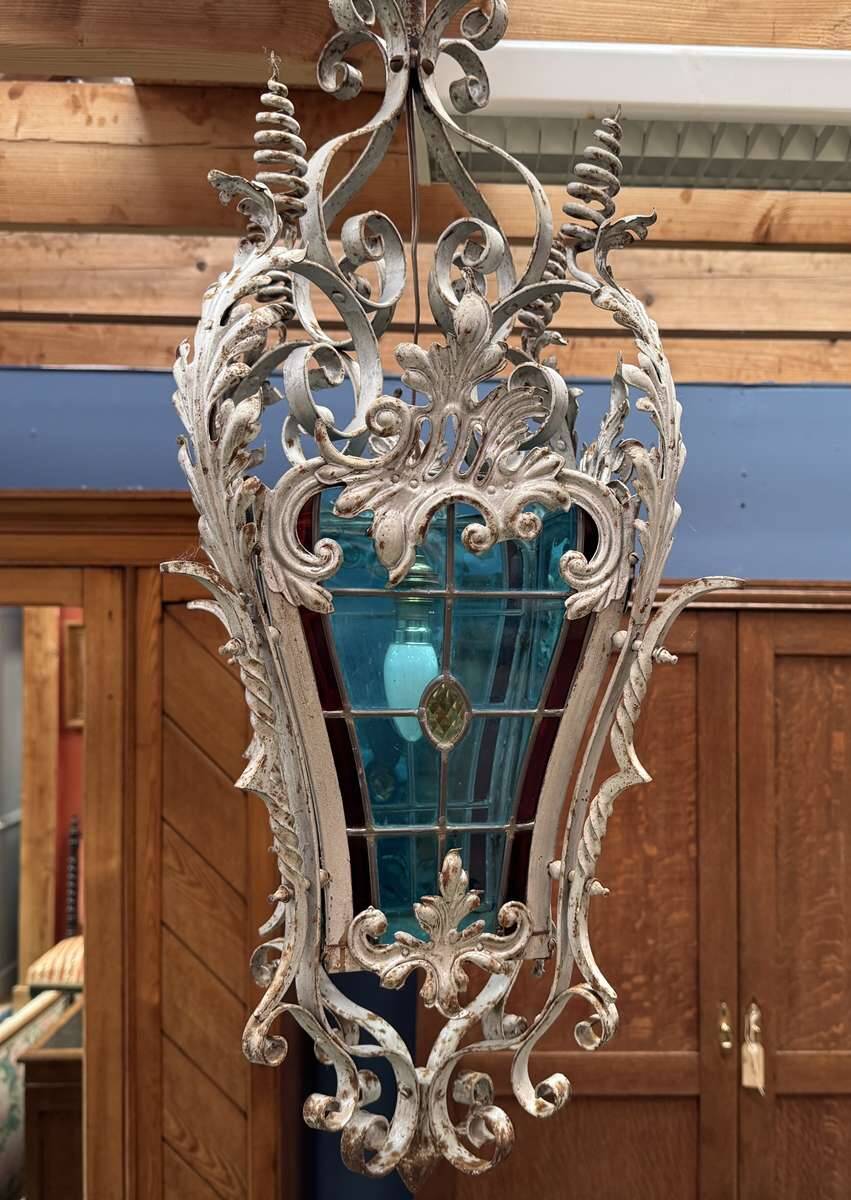 Lanterne en fer forgé et vitraux début XXème