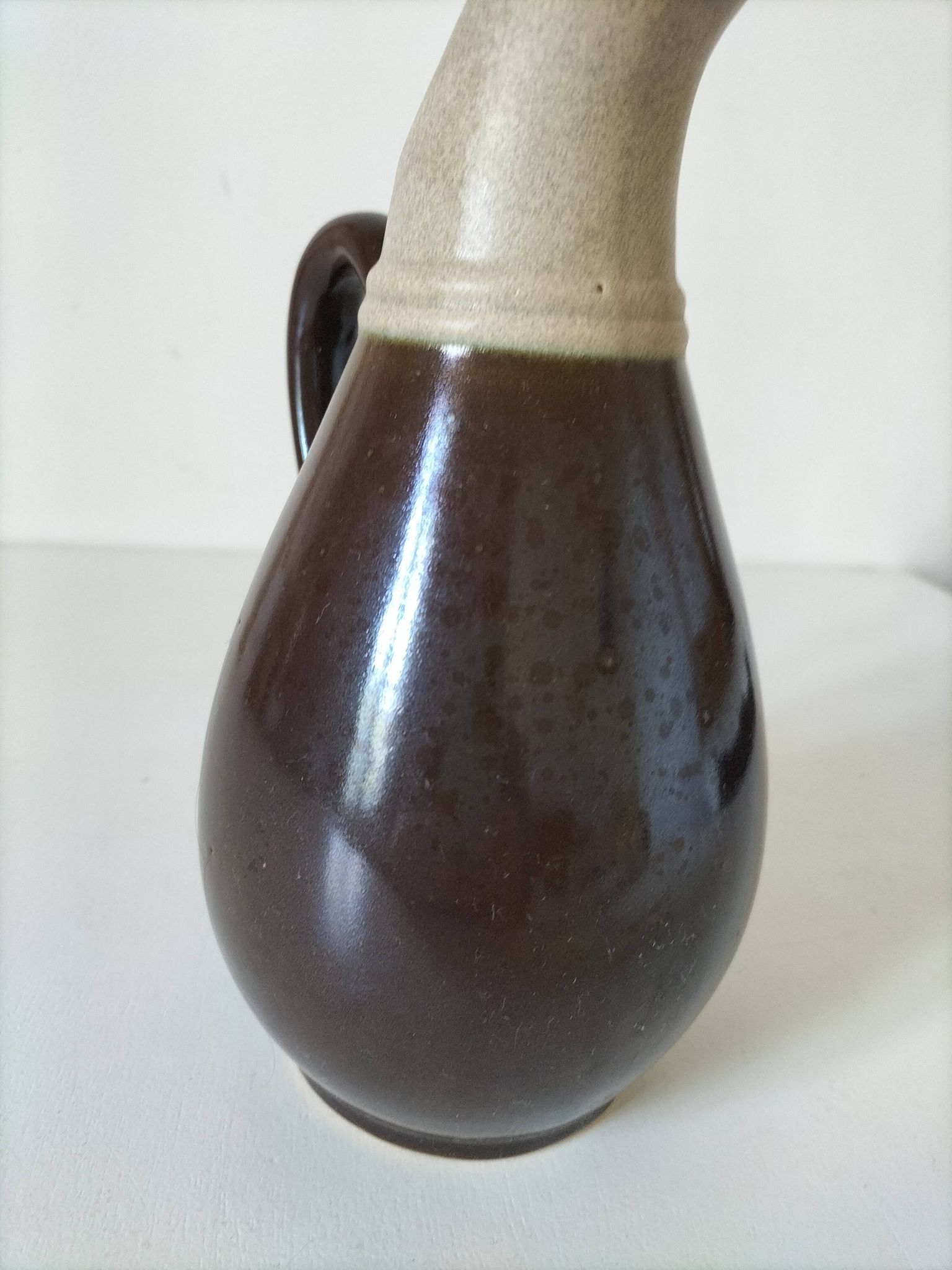 Two-tone stoneware jug model 424