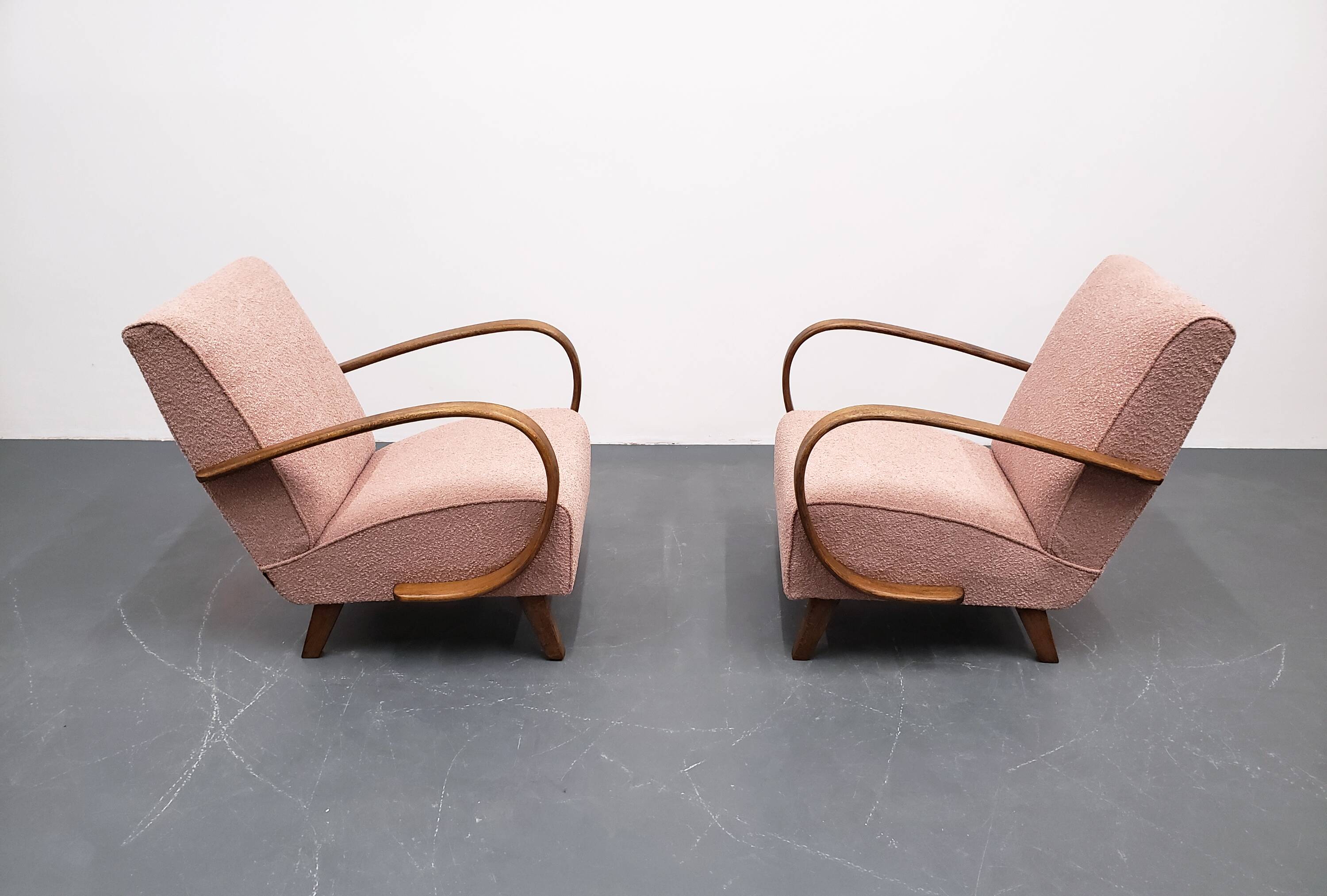 1930 Jindrich Halabala Bentwood Armchair in Pink Boucle