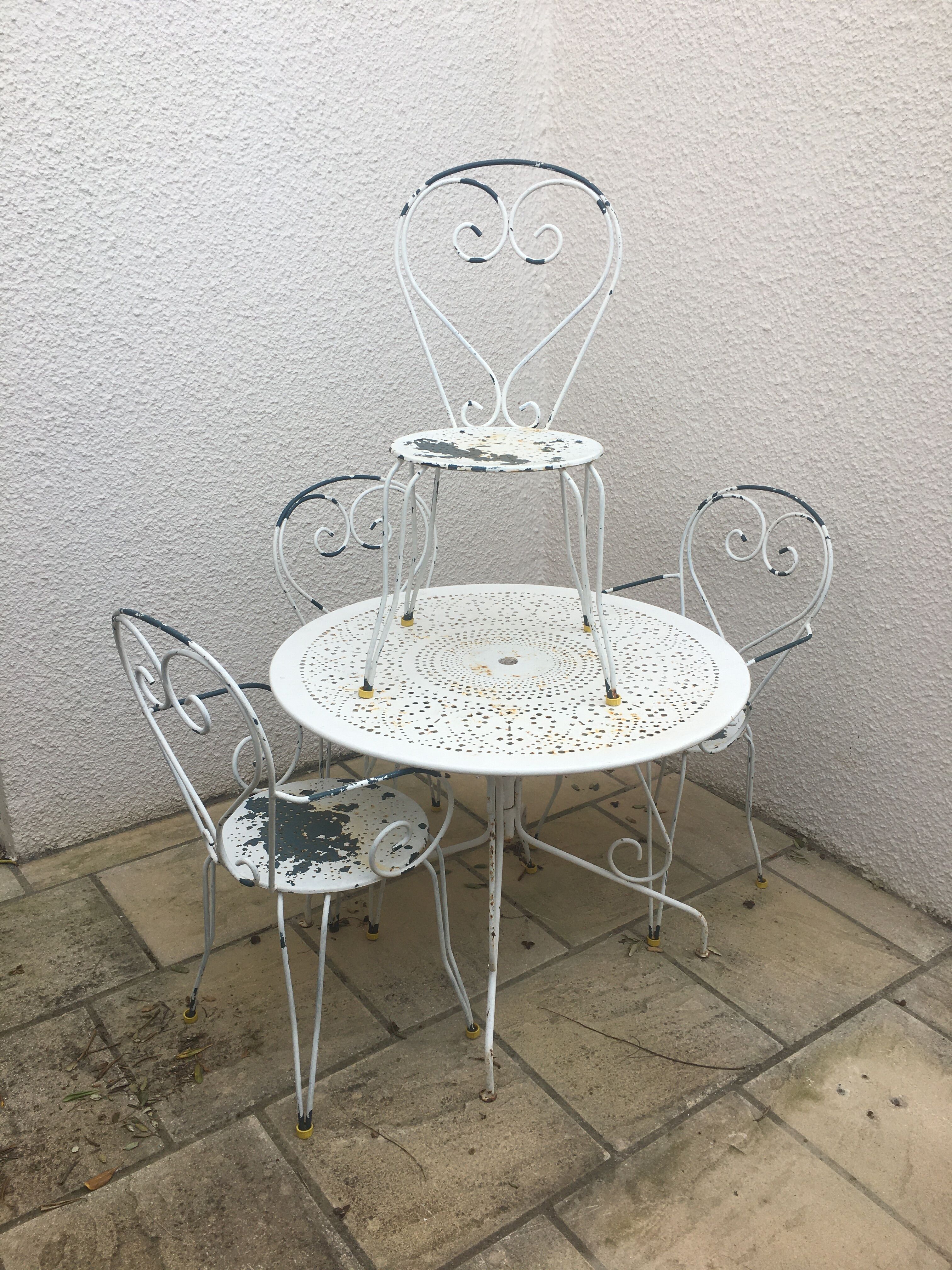 Wrought iron garden lounge