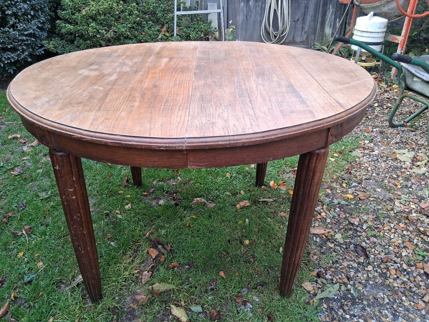 Table ovale art deco