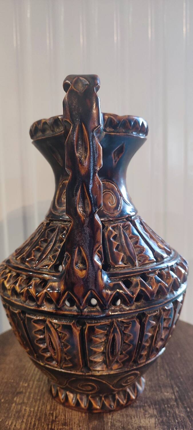 Bessone incised ceramics in Vallauris