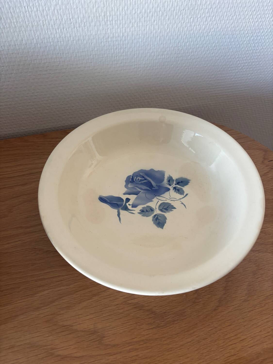 Very pretty blue floral deep dish Digoin Sarreguemines.