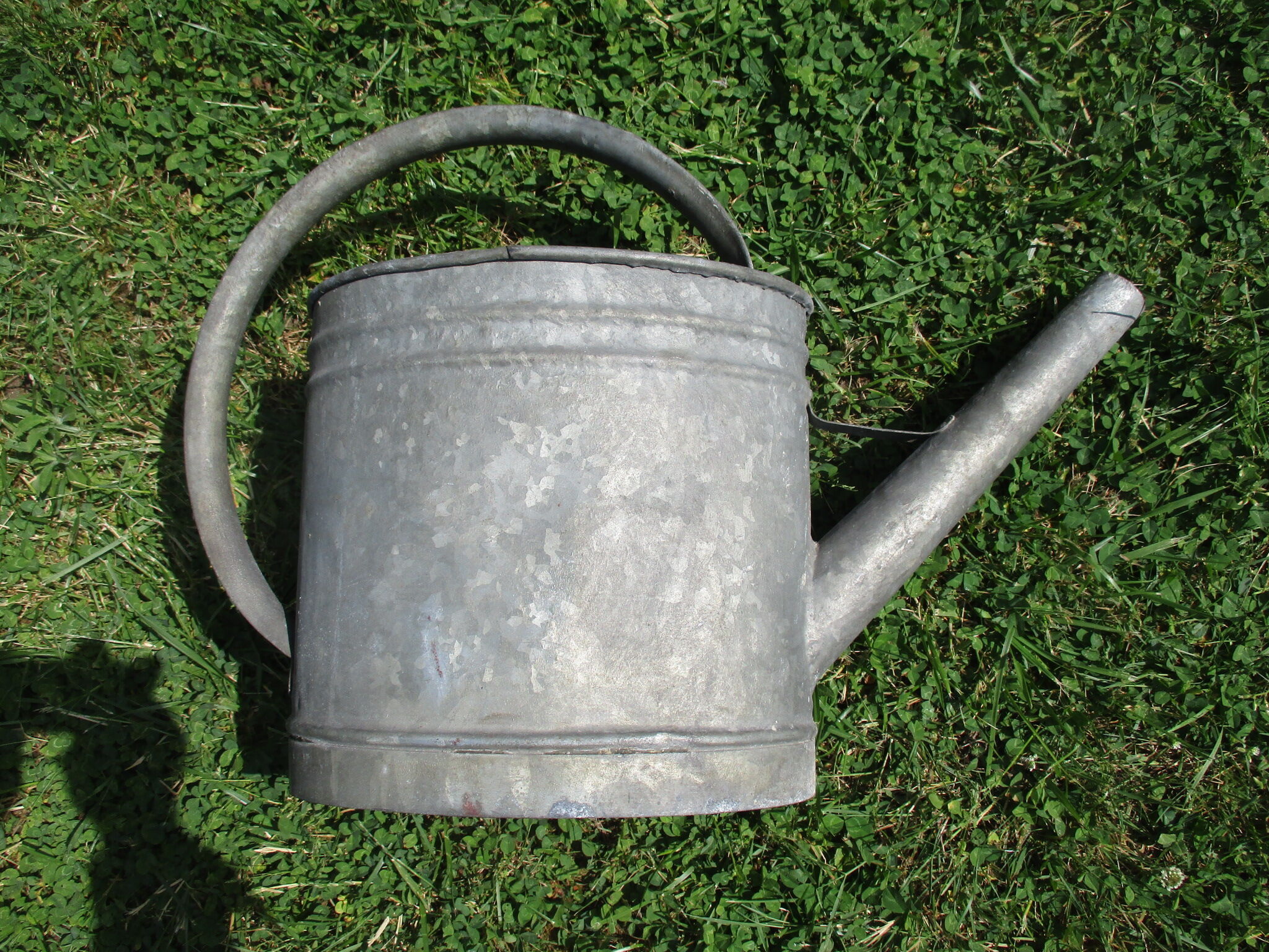 Old zinc watering canvf3
