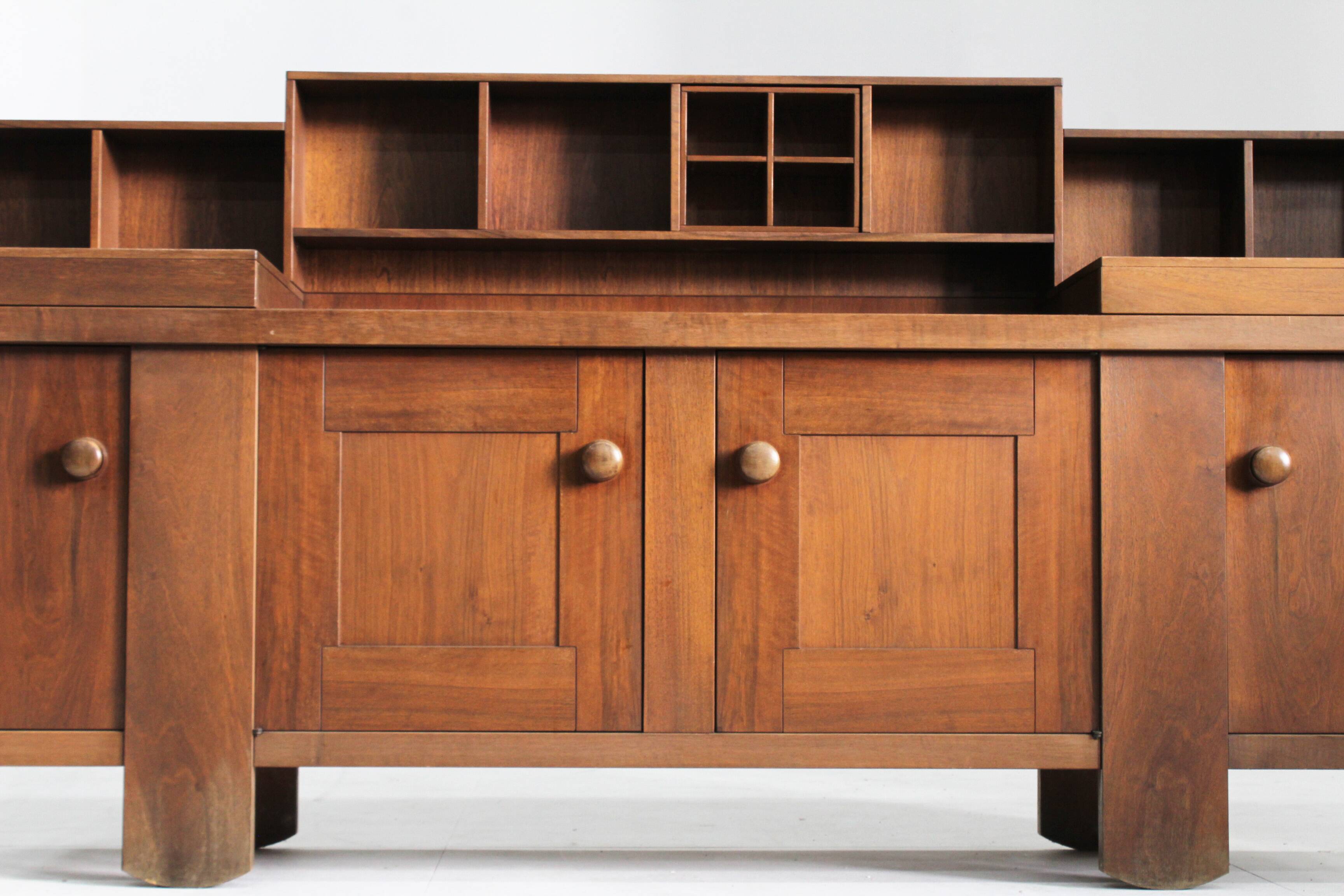 Buffet vintage par Silvio Coppola pour Bernini en bois de noyer, années 1960.
