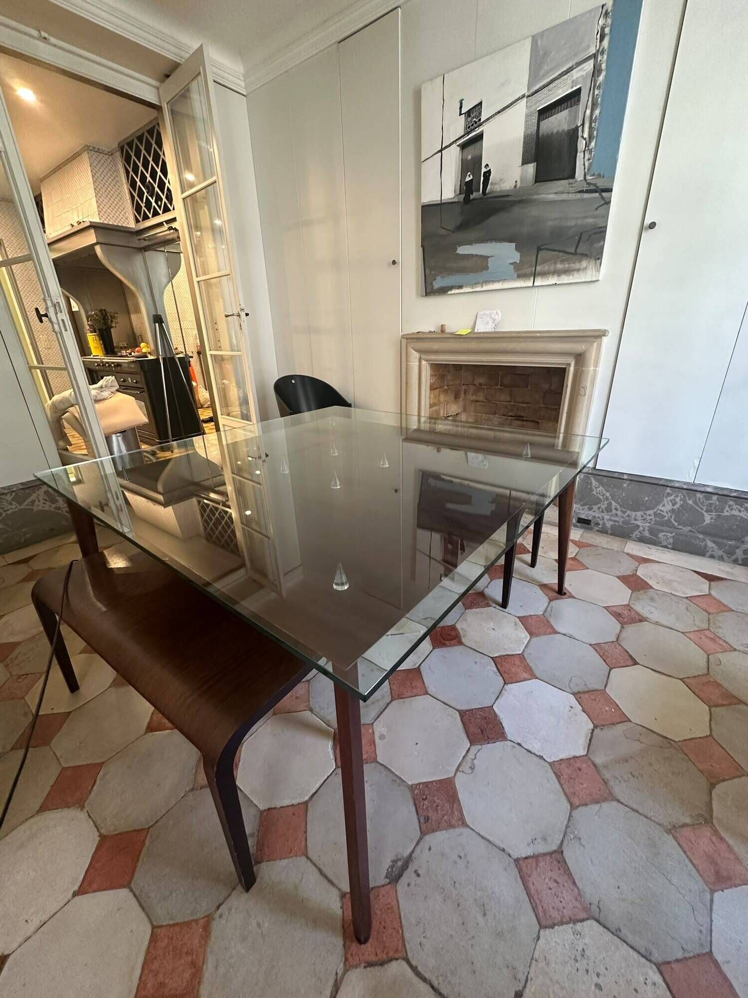 Table de salle à manger signée par Designer