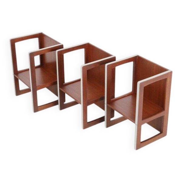 Ensemble de 3 chaises / tabourets / tables d'appoint pour enfants en teck, années 1960.