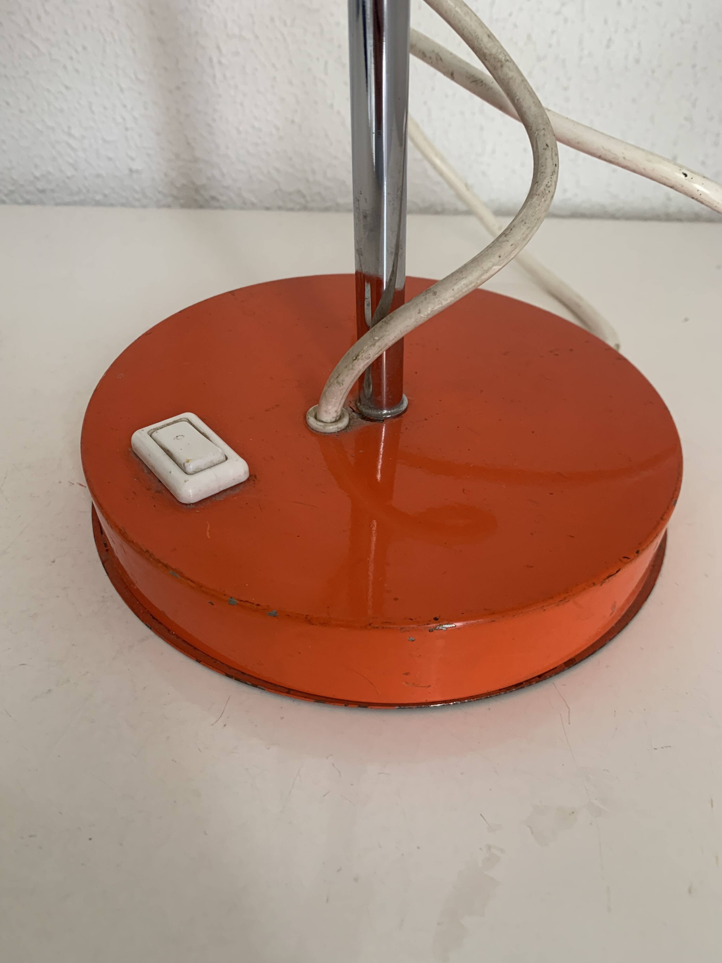 Lampe vintage 1960 Monteuse Delmas bureau orange carotte  - 44 cm