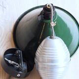 Ancienne suspension en tôle émaillée d'atelier - monte et baisse