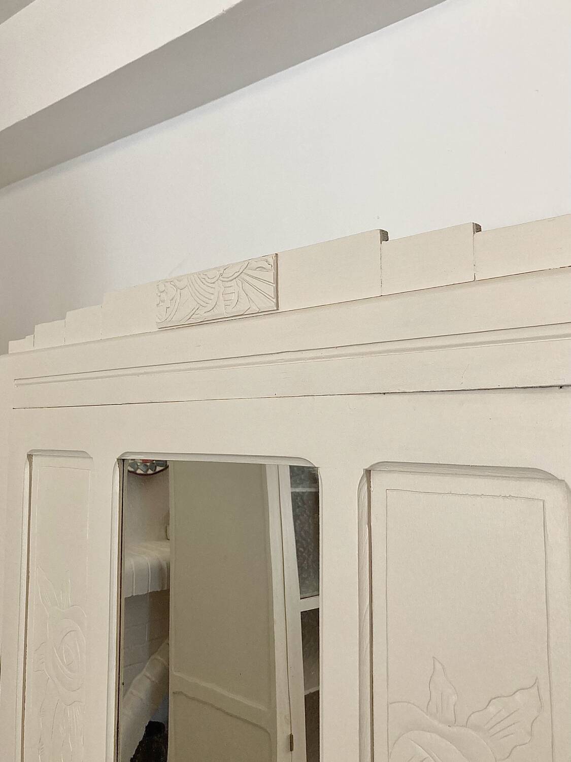 Small Parisian wardrobe