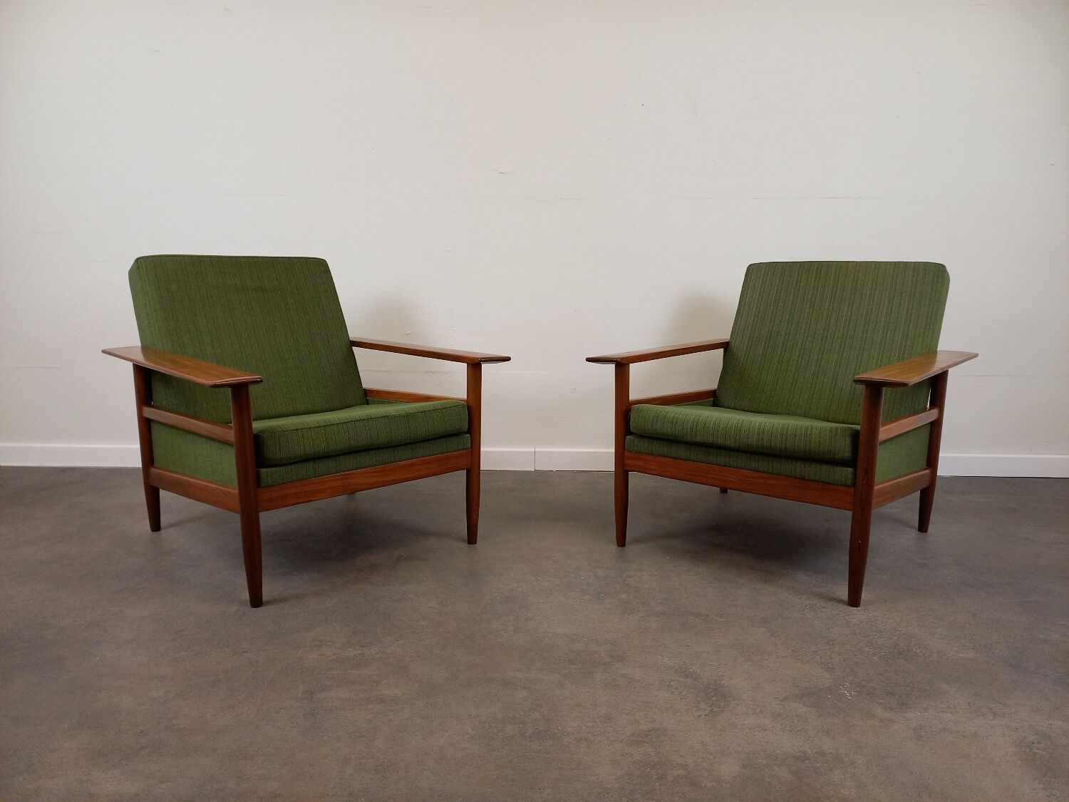 Paire de fauteuils scandinave