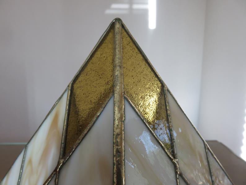 "Pyramid" lamp in mother-of-pearl, glass and brass 70s